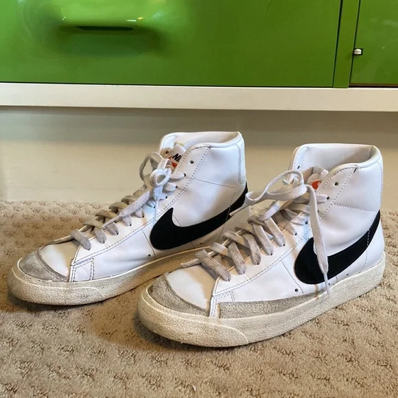 Nike Blazers - Picture 3 of 7